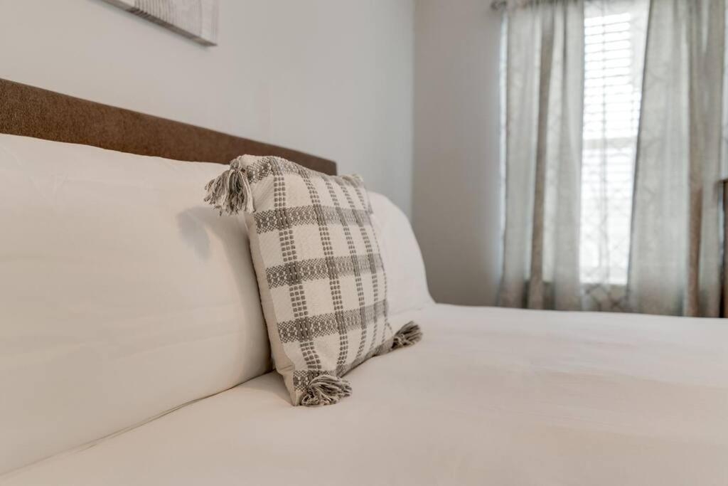 Lovely 2 Bdr Condo With Balcony 2M To Broadway Нэшвилл Экстерьер фото